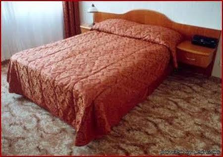לודז' Hotel Swiatowit מראה חיצוני תמונה
